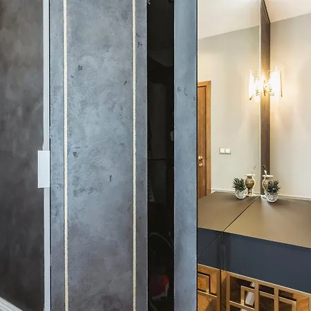 Uroczy Loft I Bezplatny Parking Na Miejscu Lägenhet *